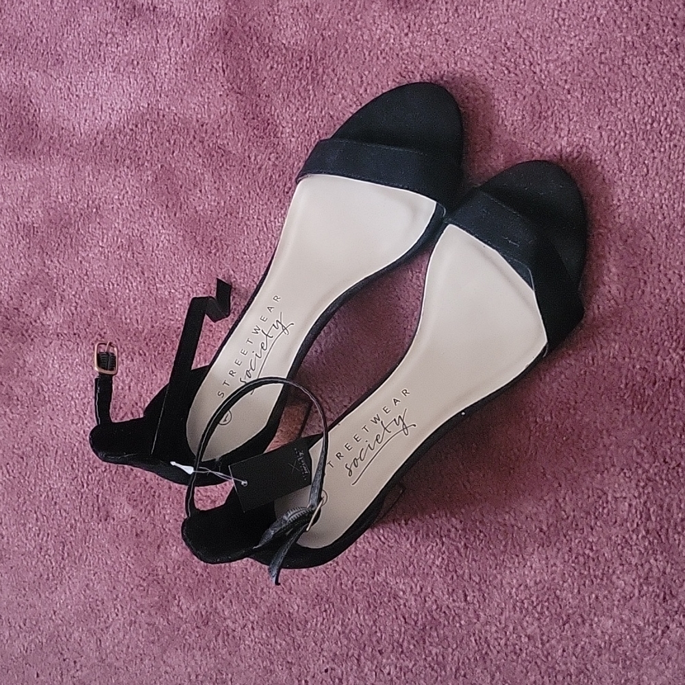 Gold heeled Sandle